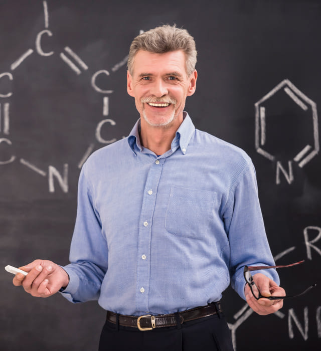 Dr. Carlos Tavares